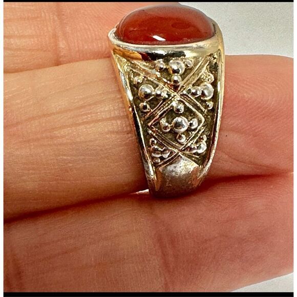 Carnelian gold tone ring - Picture 3 of 9